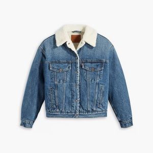 Levi’s 90s Sherpa Trucker Jacket, Medium Wash, Size Small, Lightly Used